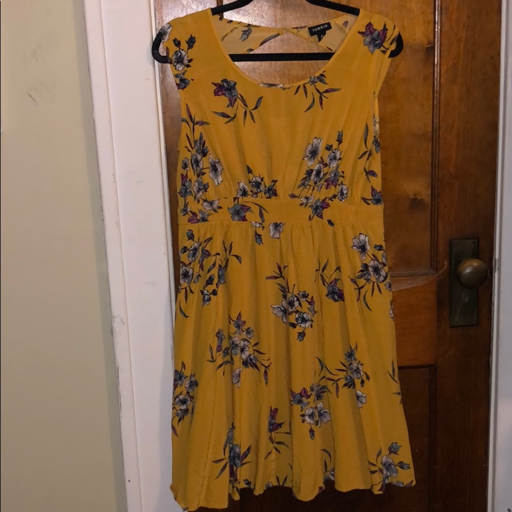 TORRID FLORAL PRINT CHALLIS OPEN BACK DRESS